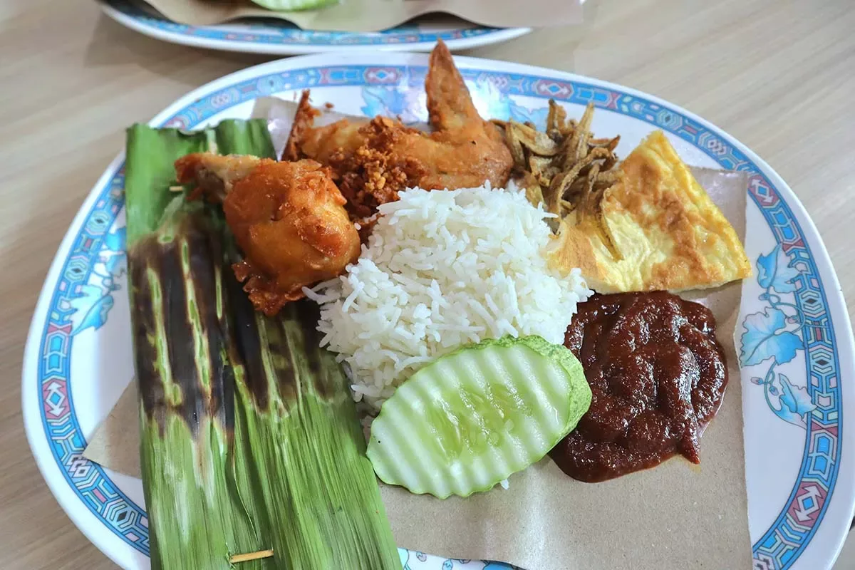 Khám Phá Nasi Lemak Tệ Nhất Singapore Tại Adam Road Food Centre