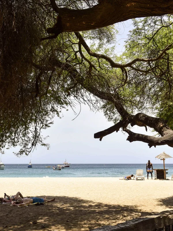 Khám Phá Nét Đặc Sắc Bóng Đá Cape Verde Từ Những Bãi Biển Xinh Đẹp