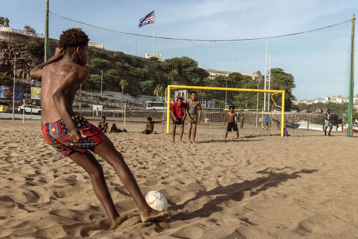 Khám Phá Nét Đặc Sắc Bóng Đá Cape Verde Từ Những Bãi Biển Xinh Đẹp