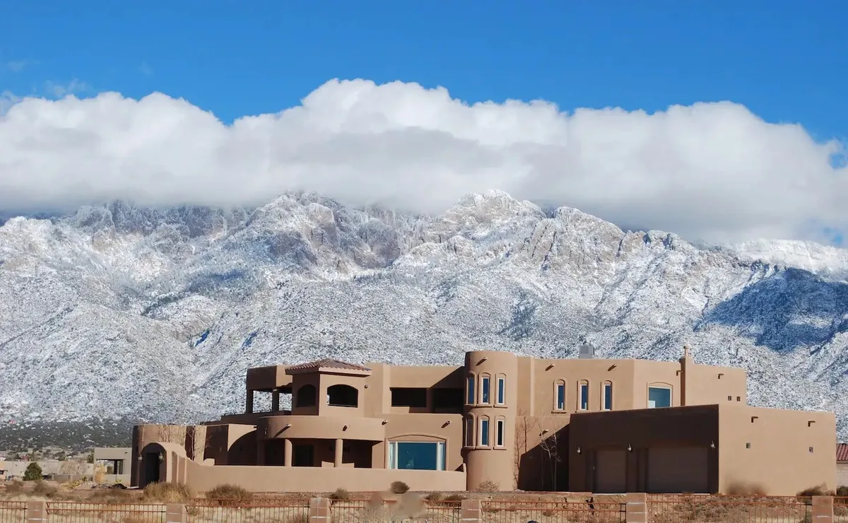 Khám Phá Những Ngôi Nhà Airbnb Đầy Chất Tây Nam Tại Albuquerque