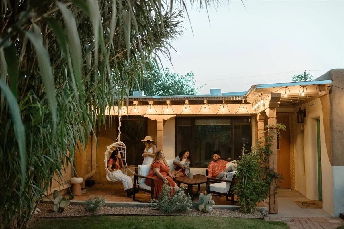 Khám Phá Những Ngôi Nhà Airbnb Đầy Chất Tây Nam Tại Albuquerque