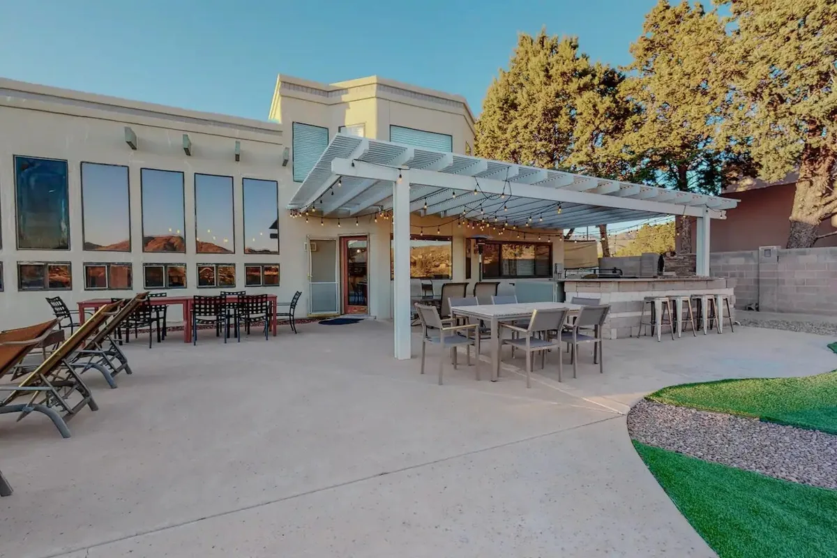Khám Phá Những Ngôi Nhà Airbnb Đầy Chất Tây Nam Tại Albuquerque