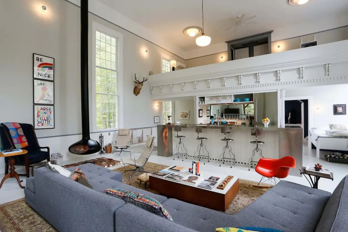 Khám Phá Những Nhà Thờ Biến Đổi Đẹp Nhất Trên Toàn Thế Giới Qua Airbnb
