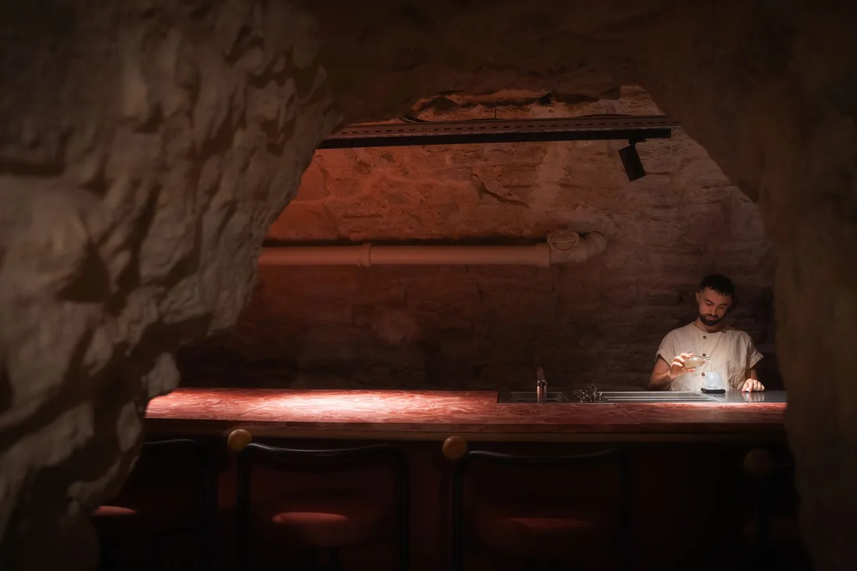 Discover Luxurious Bars in Paris with Non-Alcoholic Cocktails