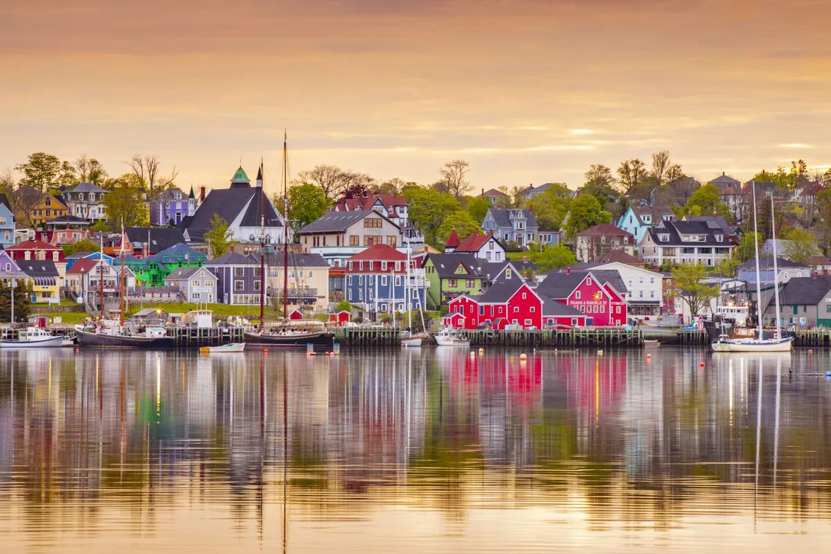 Khám Phá Nova Scotia: Thiên Đường Biển Cả Canada