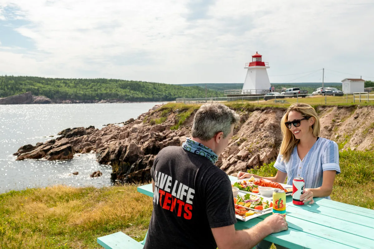 Khám Phá Nova Scotia: Thiên Đường Biển Cả Canada