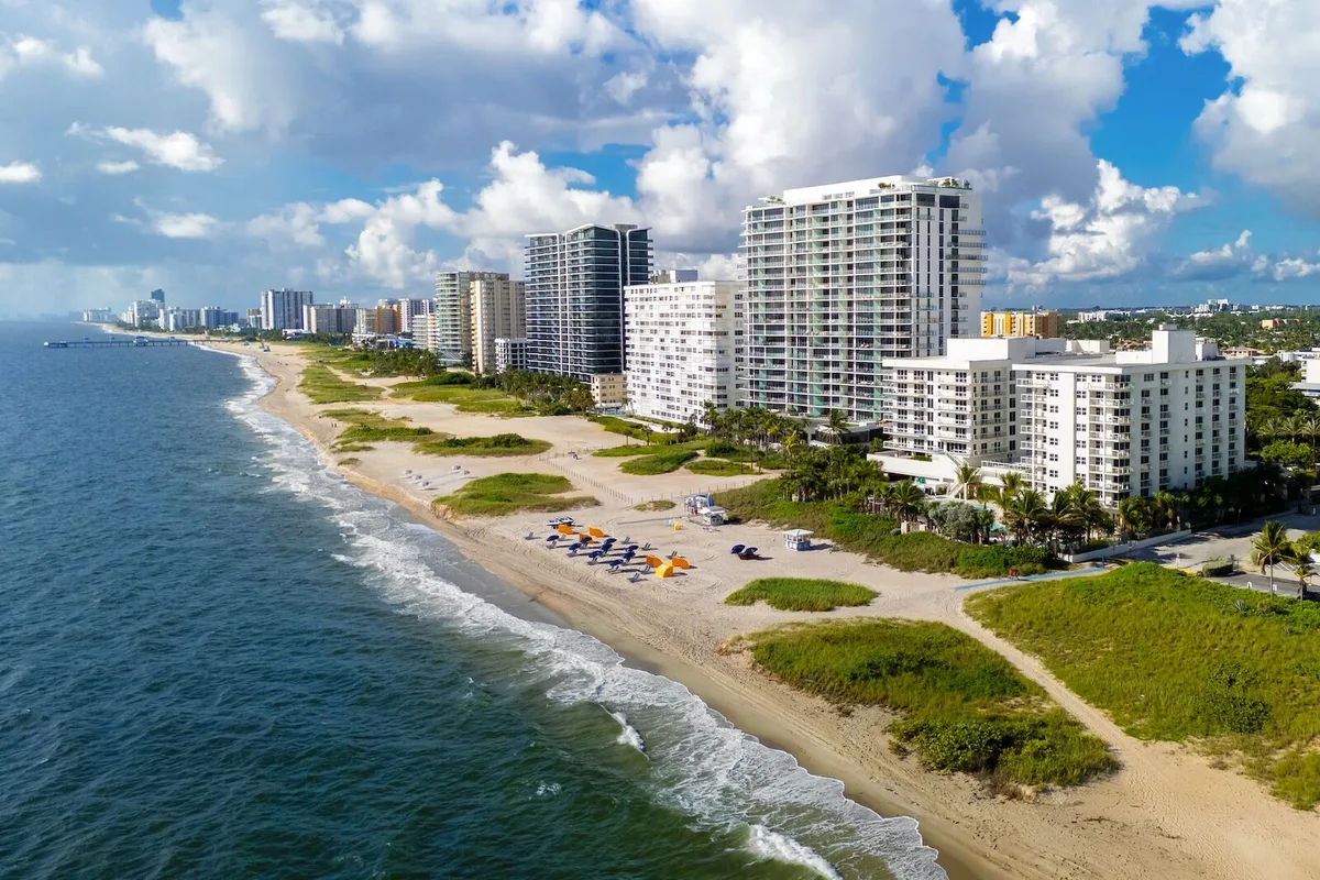Khám Phá Pompano Beach: Thiên Đường Biển Bị Bỏ Qua Tại Florida