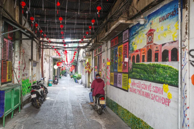 Khám Phá Sài Gòn: Thế Giới Hỗn Loạn Đầy Hấp Dẫn