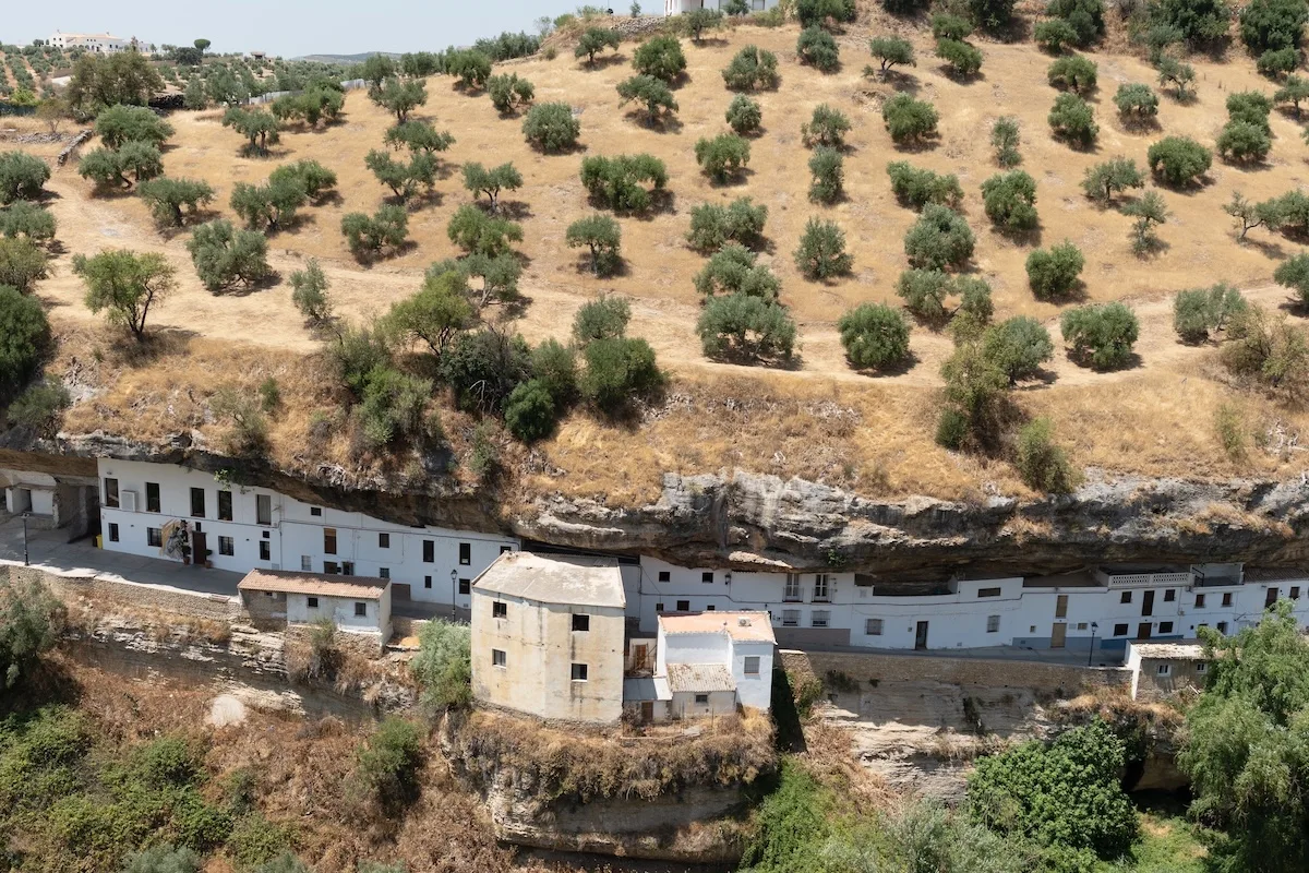 Discovering Setenil de las Bodegas: A White Village Nestled Among Giant Rocks