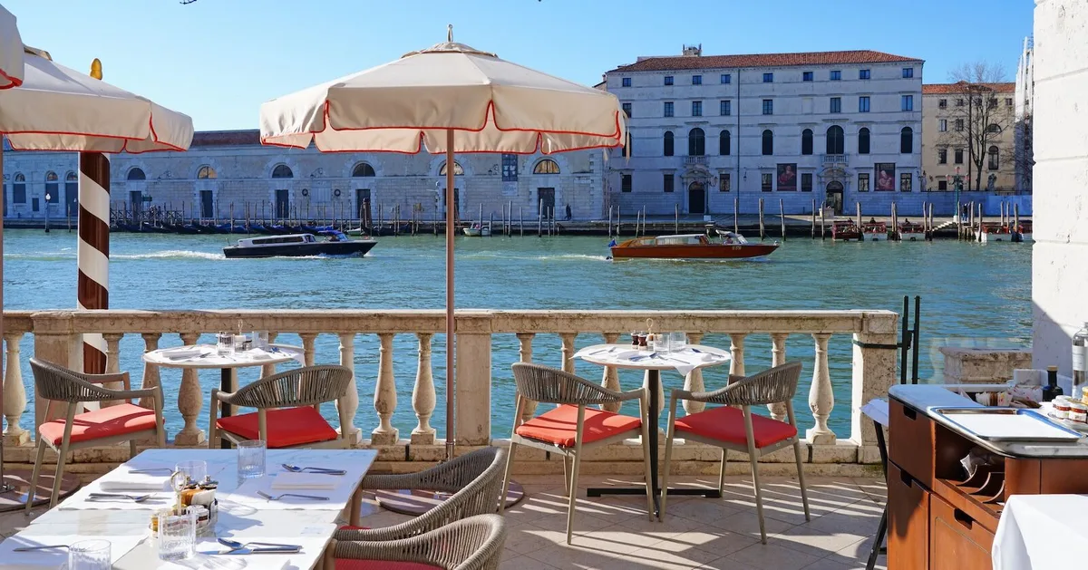 Khám Phá St. Regis Venice: Khách Sạn Đẳng Cấp Khác Biệt Tại Thành Phố Kênh Đào