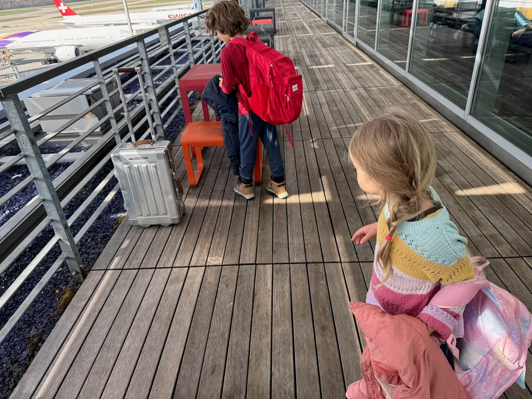 Khám Phá SWISS Senator Lounge Zurich: Thiên Đường Dành Cho Du Khách