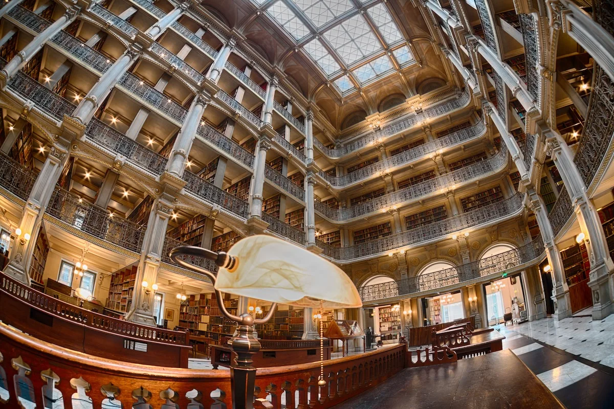 Khám Phá Thư Viện George Peabody: Viên Ngọc Trong Lòng Baltimore