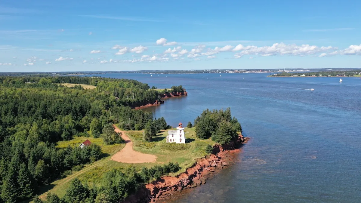 Khám Phá Vẻ Đẹp Tự Nhiên Hoàn Hảo Của Canada