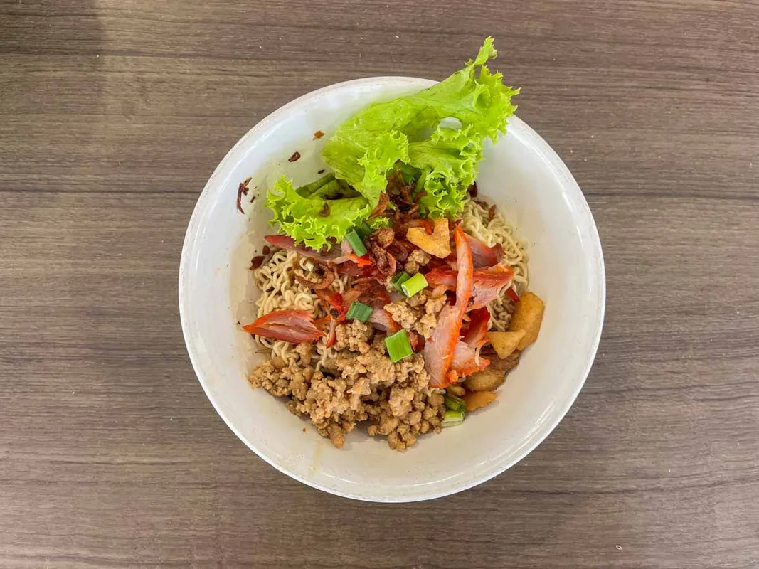 Khám Phá Zhong Pin Noodle House: Kolo Mee Đậm Vị Sarawak Tại Bukit Merah