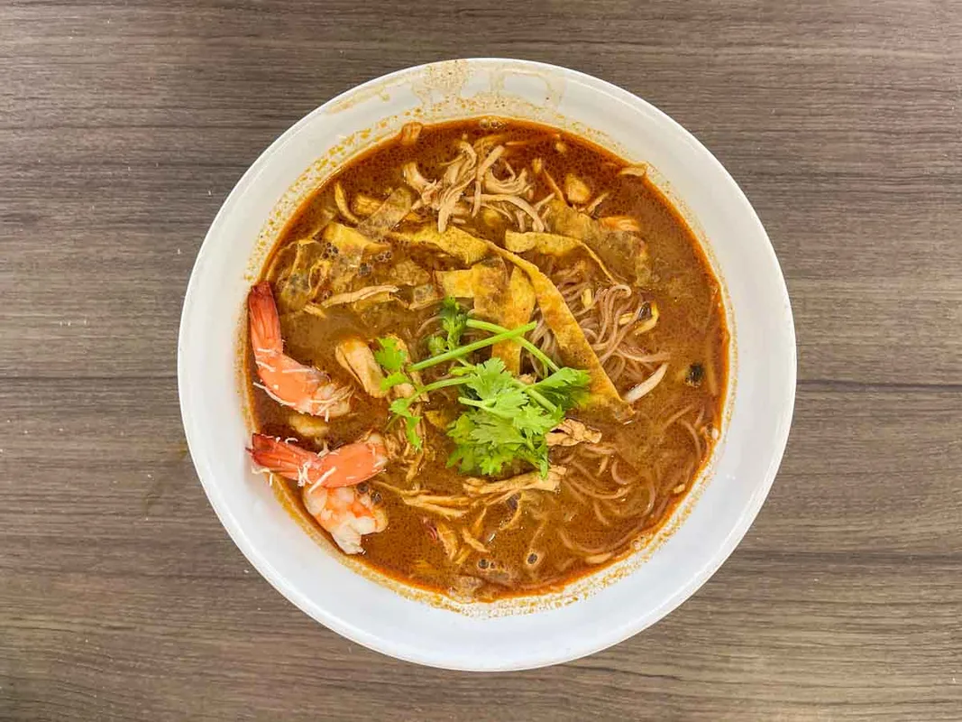 Khám Phá Zhong Pin Noodle House: Kolo Mee Đậm Vị Sarawak Tại Bukit Merah
