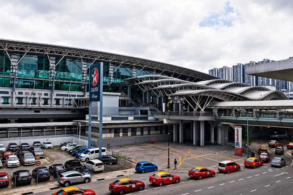 Kinh Nghiệm Di Chuyển Từ Singapore Đến Johor Bahru Năm 2026: Xe Buýt, Tàu Hỏa và Taxi