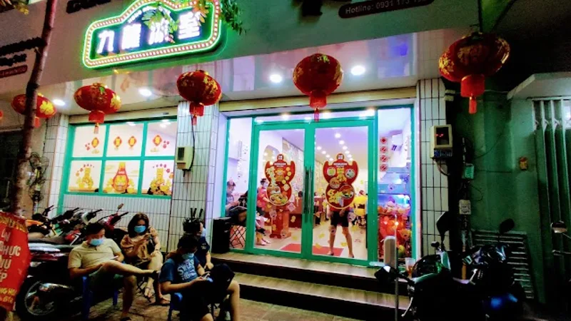 Lost in Chợ Lớn: Feast from Dawn till Dusk