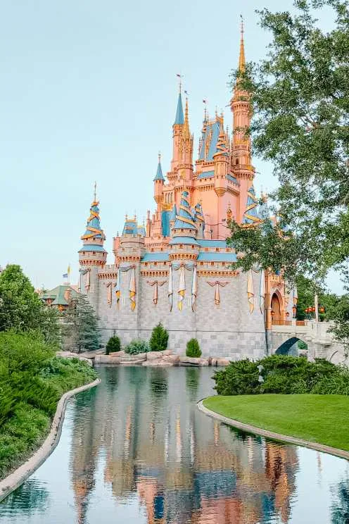 Lạc Lối Ở Orlando: Từ Công Viên Giải Trí Đến Những Quán Ăn Ngon