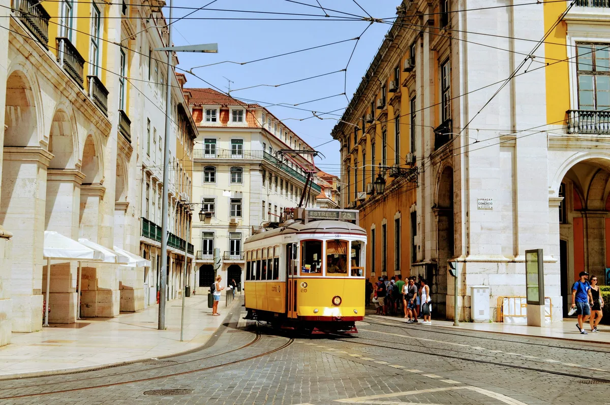 Lisbon Hay Porto: Chọn Nơi Nào Cho Những Tín Đồ Phượt?