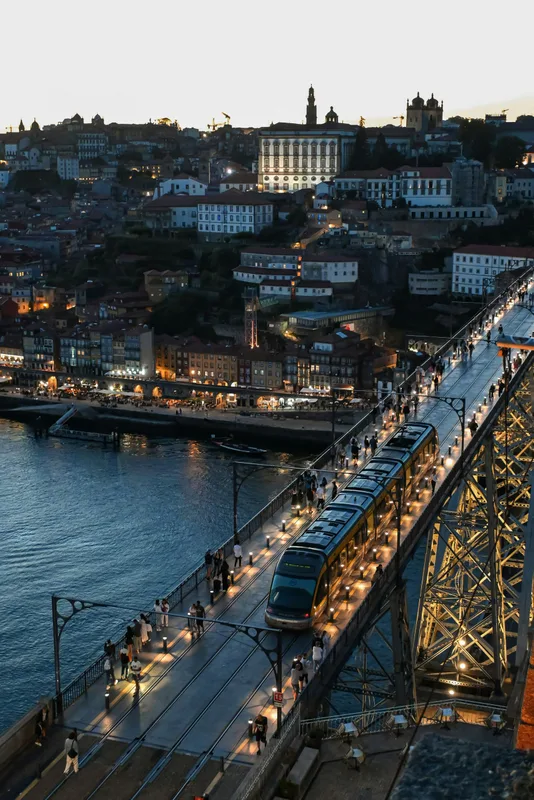 Lisbon Hay Porto: Chọn Nơi Nào Cho Những Tín Đồ Phượt?
