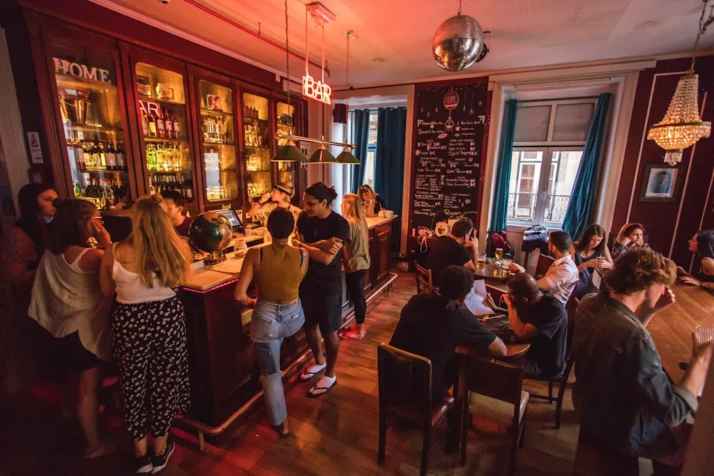Lisbon Hay Porto: Chọn Nơi Nào Cho Những Tín Đồ Phượt?