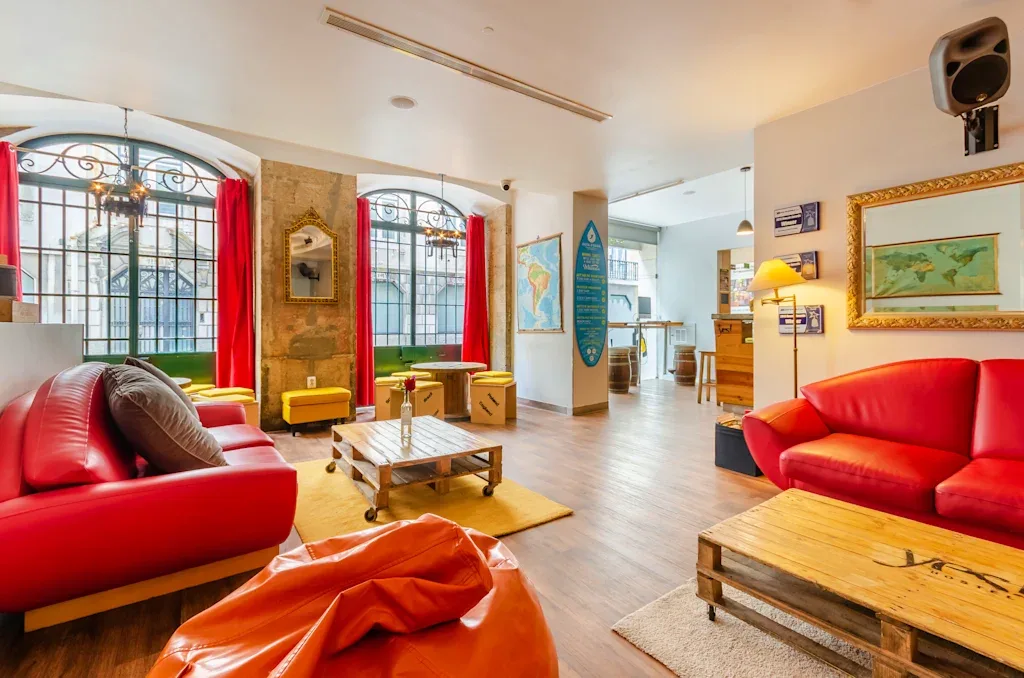 Lisbon Hay Porto: Chọn Nơi Nào Cho Những Tín Đồ Phượt?