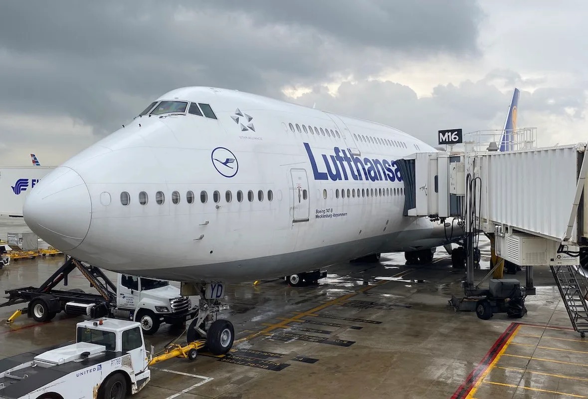 Lufthansa Chuyển Đổi Hạng Thương Gia Trên Airbus A380: Cải Tiến Mới Nhất
