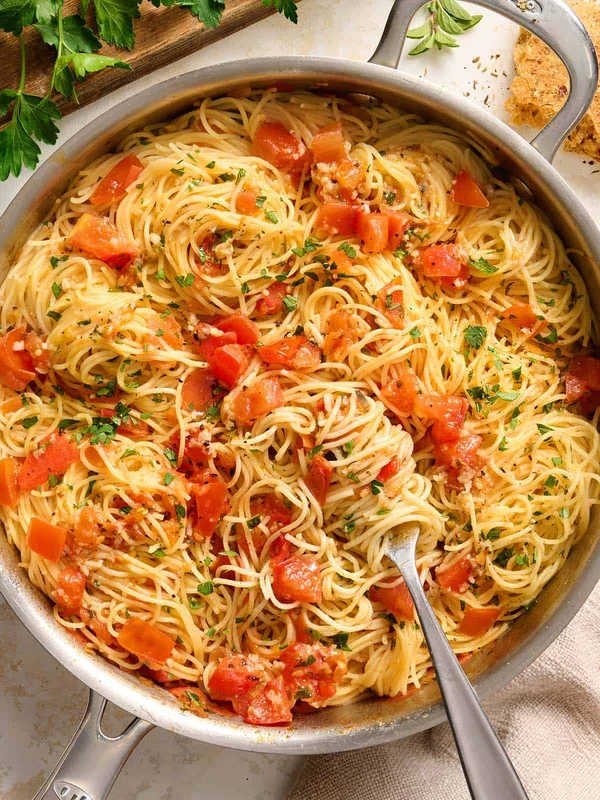Món Mì Ý Pomodoro Đơn Giản, Ngon Miệng và Tiết Kiệm