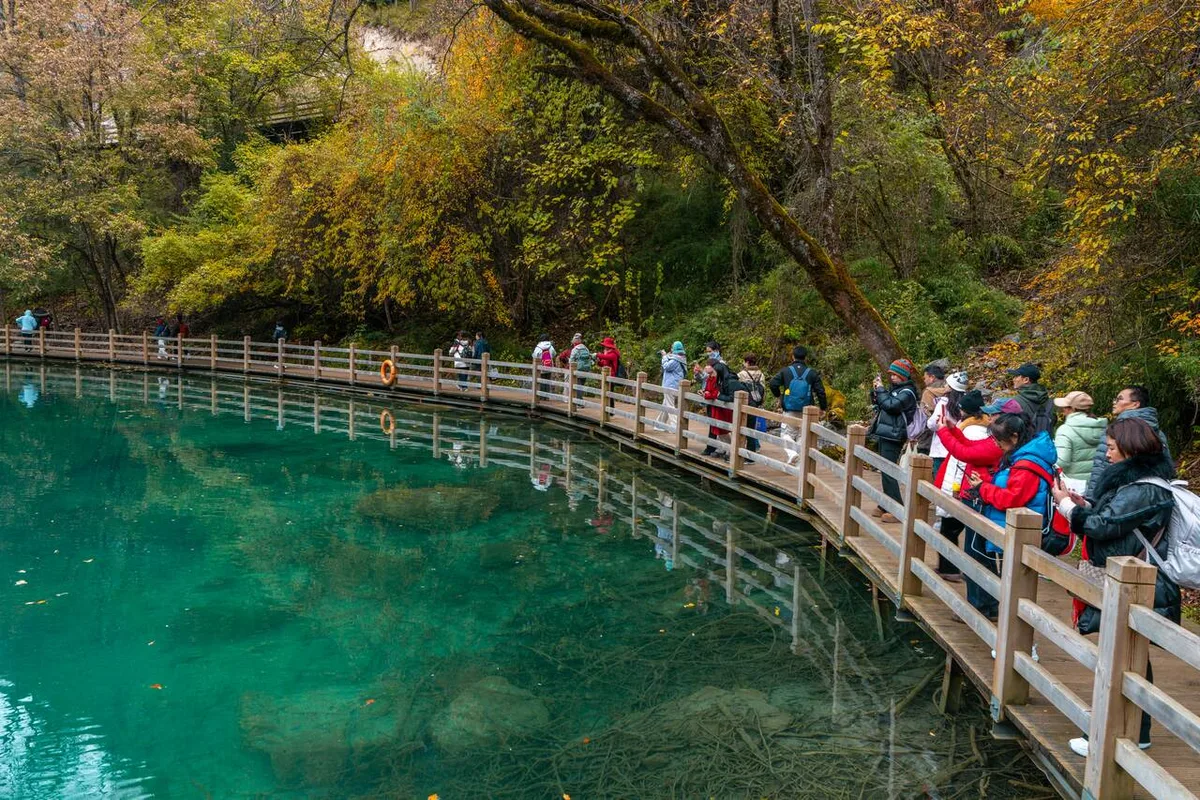 Một Ngày Dạo Chơi Giữa Thiên Đường Du Lịch Jiuzhaigou