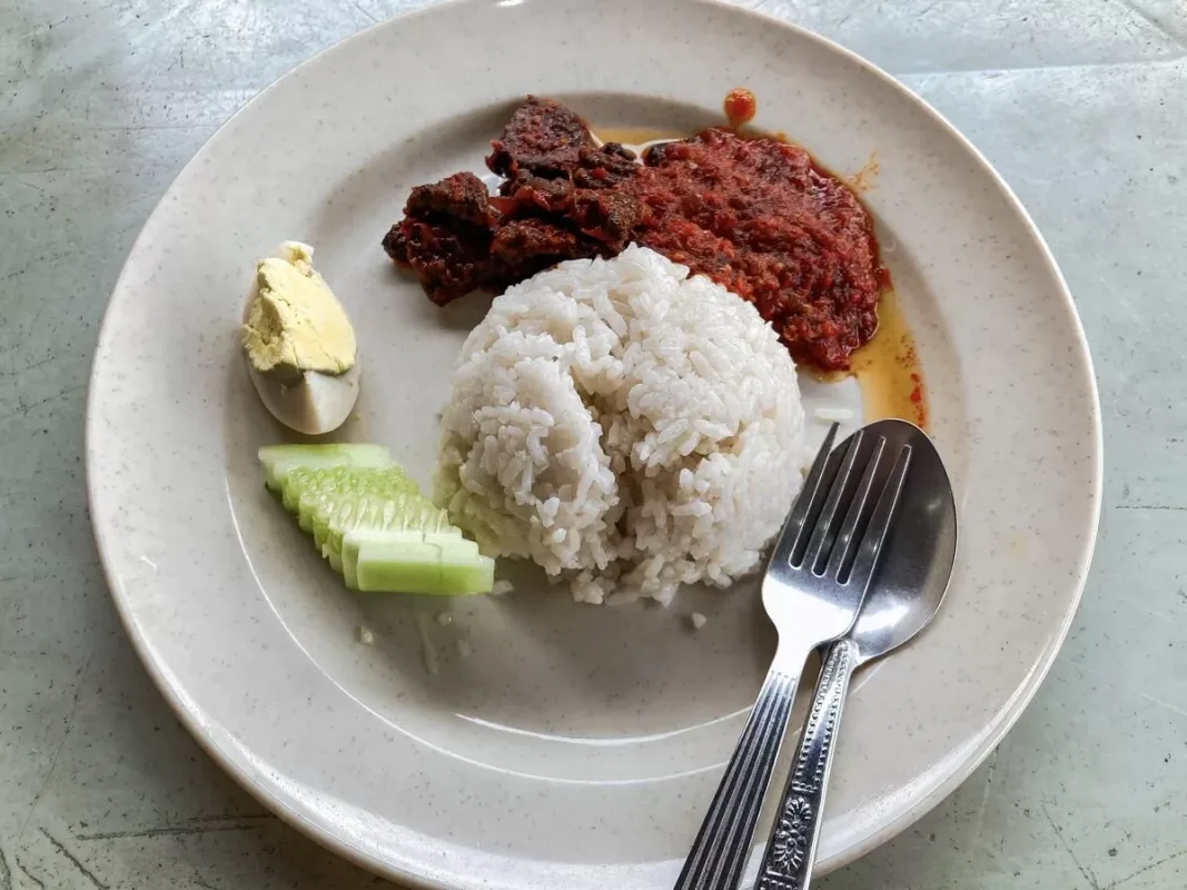 Nasi Lemak Ol' School: Khám Phá Hương Vị Truyền Thống Tại Kajang