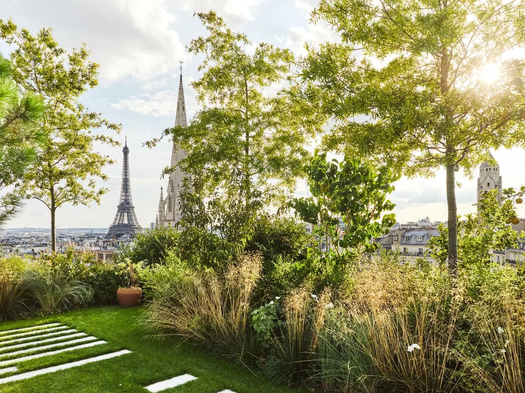 Ngủ Gần Tháp Eiffel: 11 Khách Sạn Đẹp Tại Paris