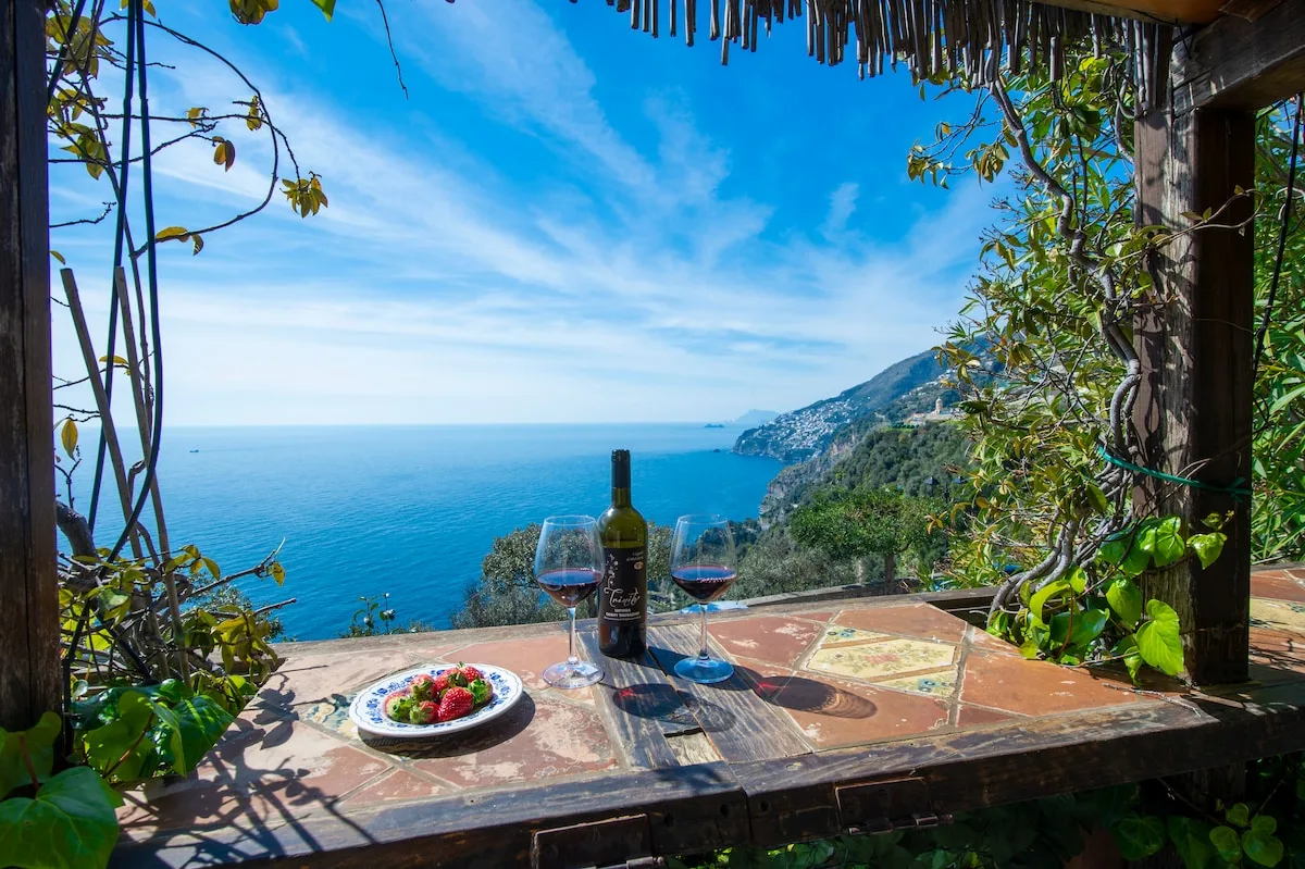Ngủ Trên Mây Tại Bờ Biển Amalfi: Những Chỗ Ở Đáng Mơ Ước