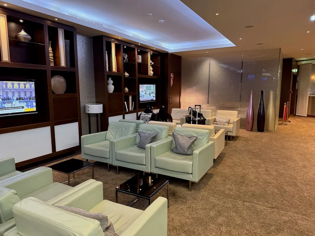 Nhà Chờ Primeclass Tại Sân Bay Quốc Tế Charles De Gaulle, Paris