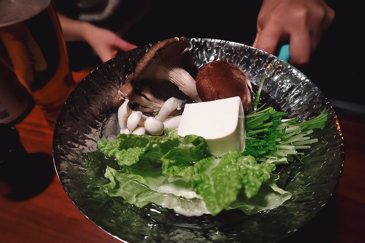 Nhà Hàng Lạ Lùng Với Đầu Bếp Hóa Trang Khỉ Tại Tokyo
