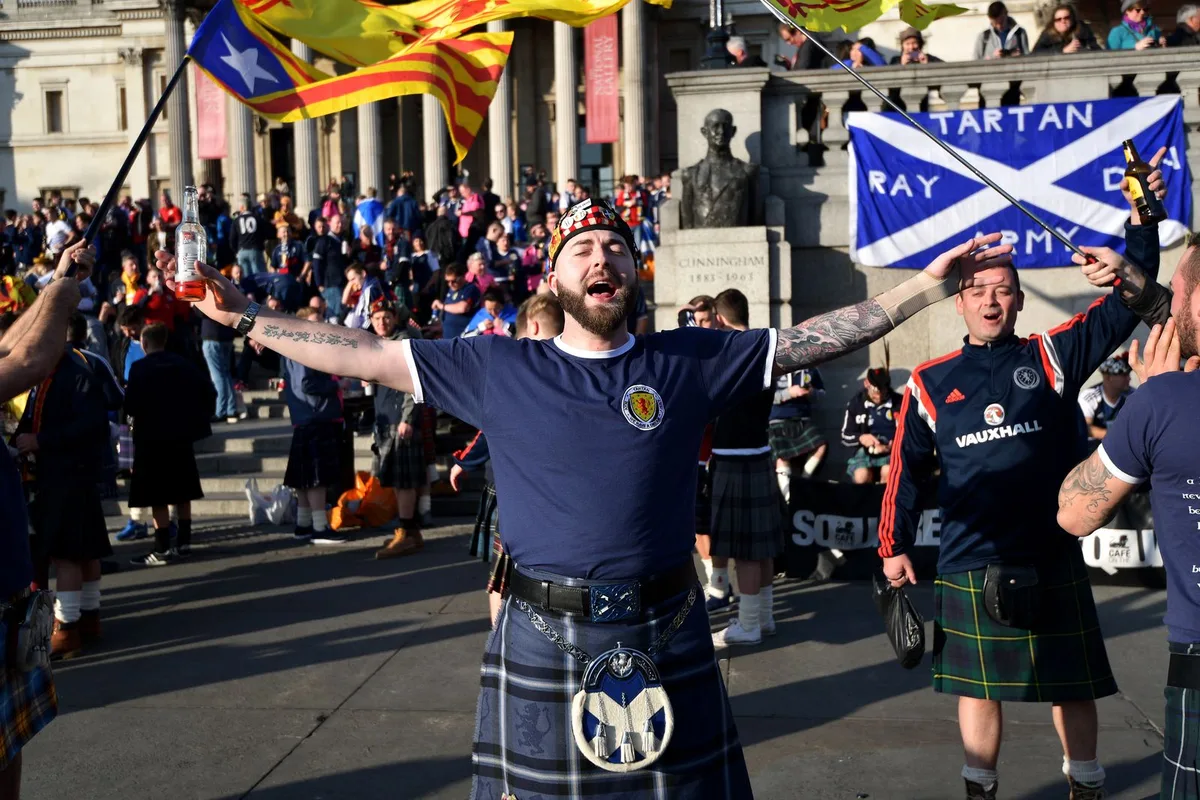 Nhiệt Huyết của Cổ Động Viên Scotland: Từ Cạnh Tranh Đến Thống Nhất Trong World Cup