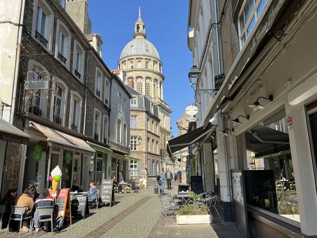 Những Ngày Thoải Mái Tại Montreuil-sur-Mer và Boulogne