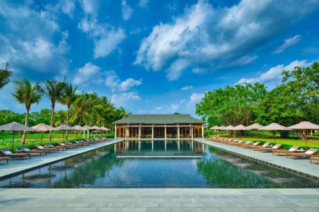 Những Yếu Tố Ảnh Hưởng Tới Chi Phí Tour Việt Nam