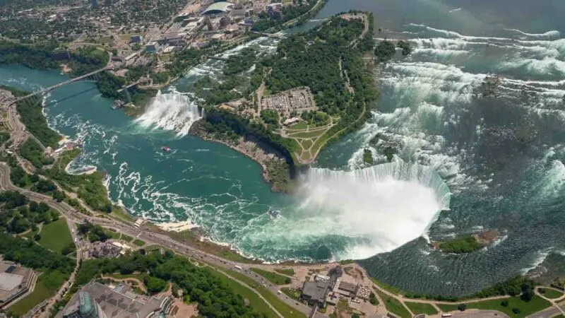 Niagara Falls: Trải Nghiệm Cực Đỉnh Dành Cho Các Gia Đình - Đừng Bỏ Lỡ!