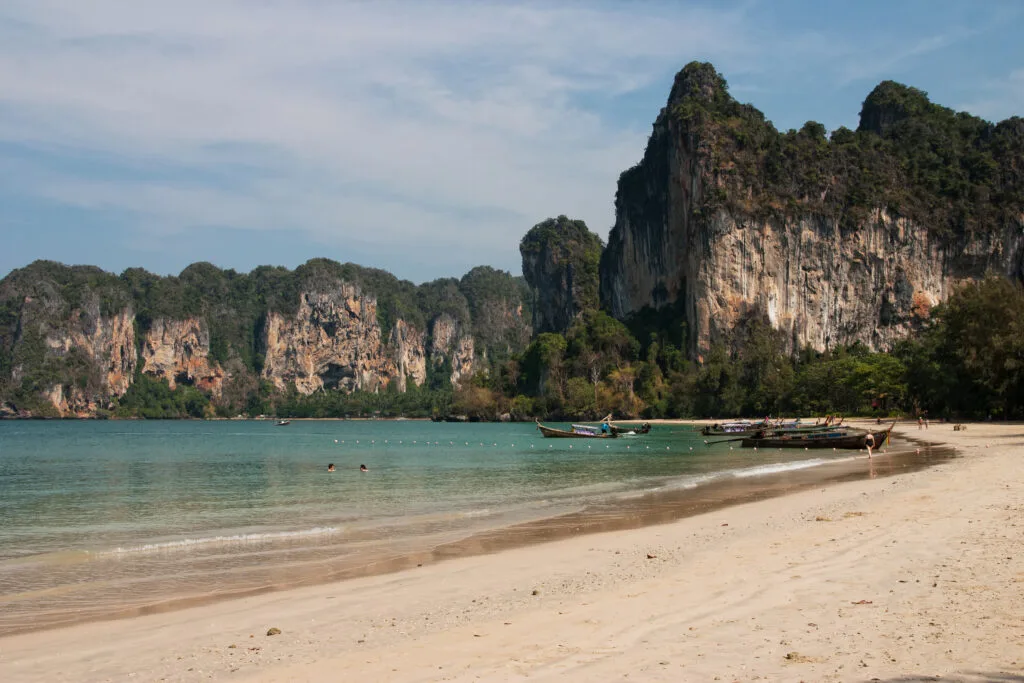 Nơi Nghỉ Dưỡng Tại Krabi: Ao Nang, Railay Hay Krabi Town?