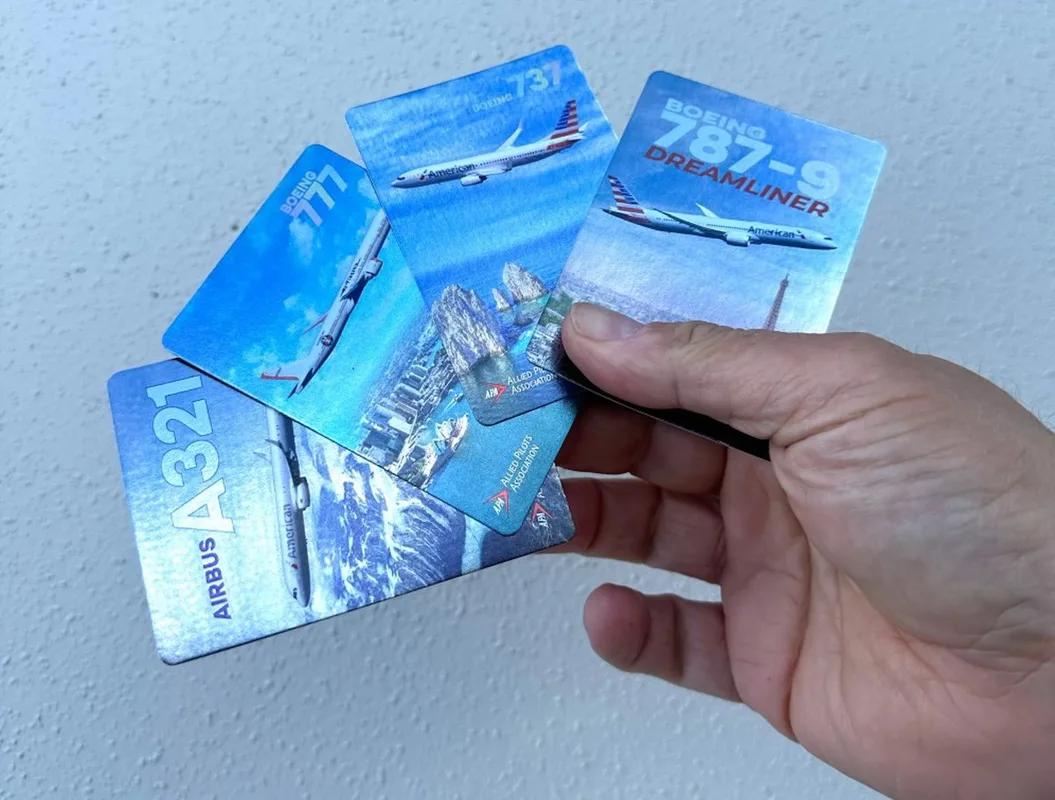 Phi Công American Airlines Đưa Ra Thẻ Giao Dịch Máy Bay: “Tiền Liên Đoàn Của Tôi Được Sử Dụng”
