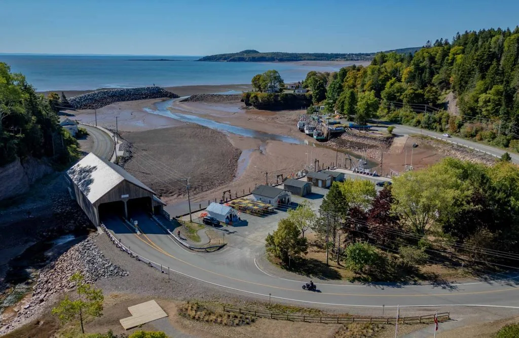 Phượt Xe Máy Trên Đường Fundy: Hành Trình Xuyên Biển Canada