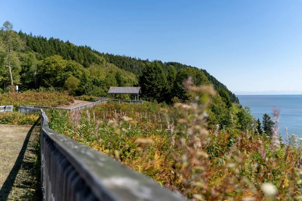 Phượt Xe Máy Trên Đường Fundy: Hành Trình Xuyên Biển Canada