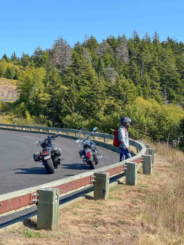 Phượt Xe Máy Trên Đường Fundy: Hành Trình Xuyên Biển Canada