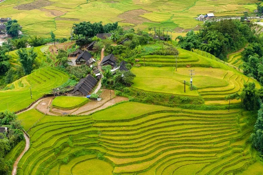 Sapa: Nên Ở Thị Trấn Hay Làng Bản?