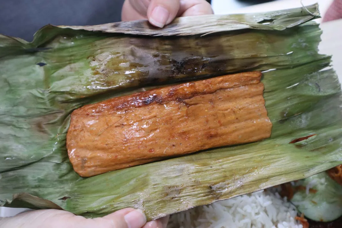 So Lemak vs Selera Rasa Nasi Lemak: Trận Chiến Nasi Lemak Tại Singapore