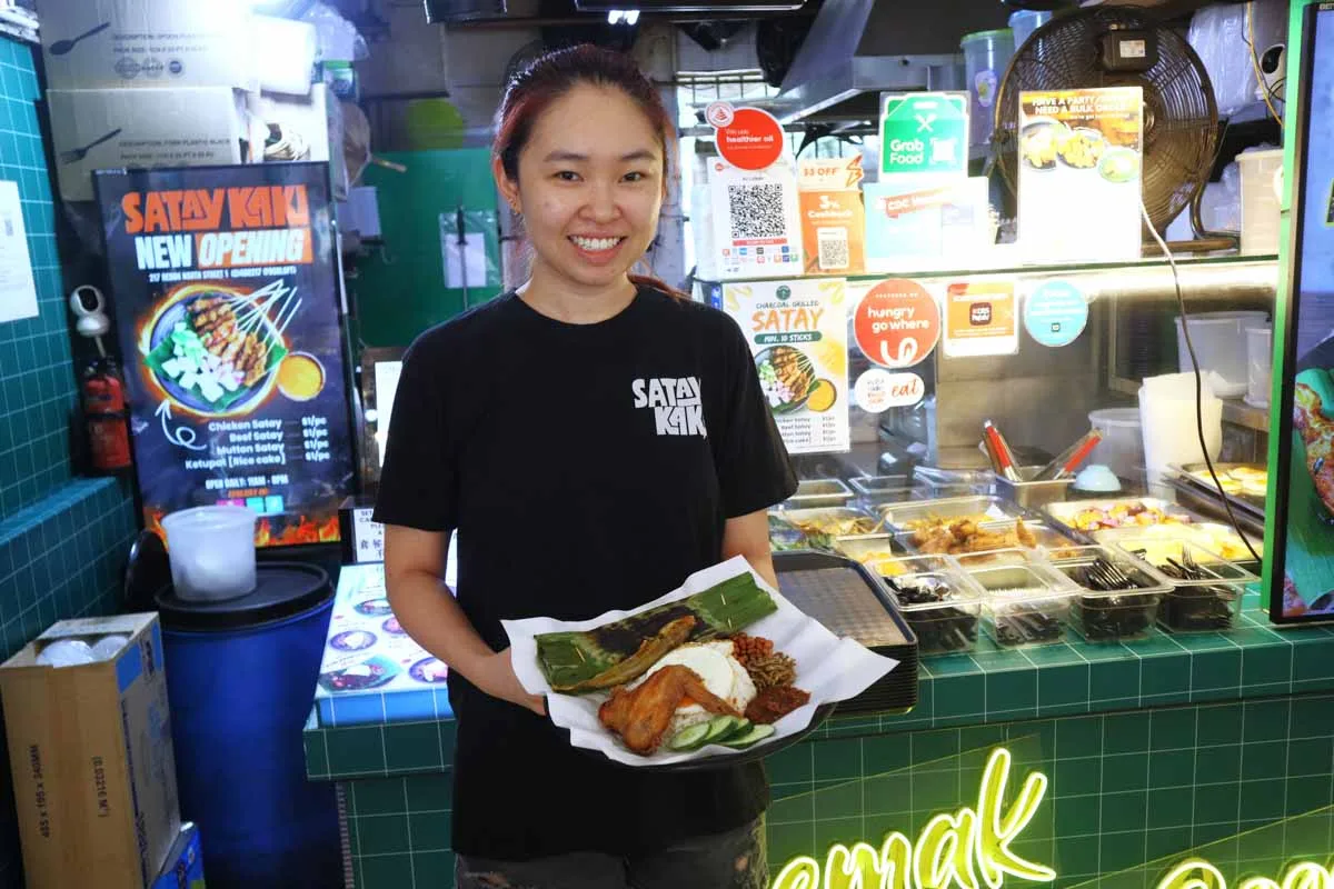 So Lemak vs Selera Rasa Nasi Lemak: Trận Chiến Nasi Lemak Tại Singapore