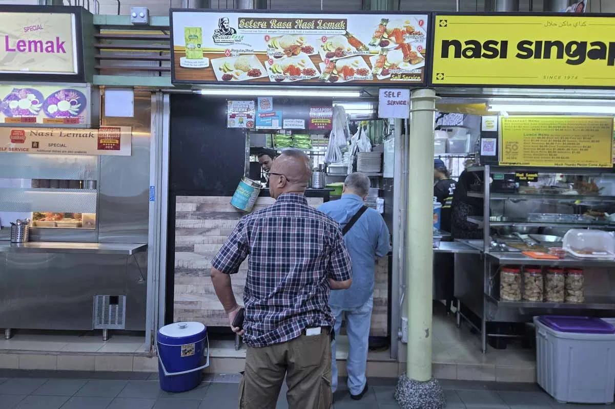 So Lemak vs Selera Rasa Nasi Lemak: Trận Chiến Nasi Lemak Tại Singapore
