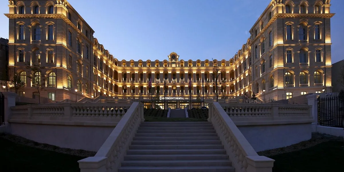 Thẻ IHG One Rewards Premier Business: Có Thật Sự Đáng Để Đăng Ký?