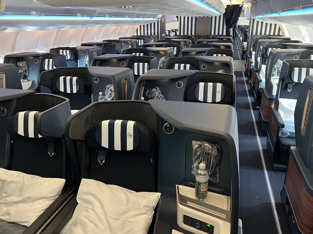Thẻ Tín Dụng Atmos Rewards Business: Ưu Đãi Khủng, Phí Thấp