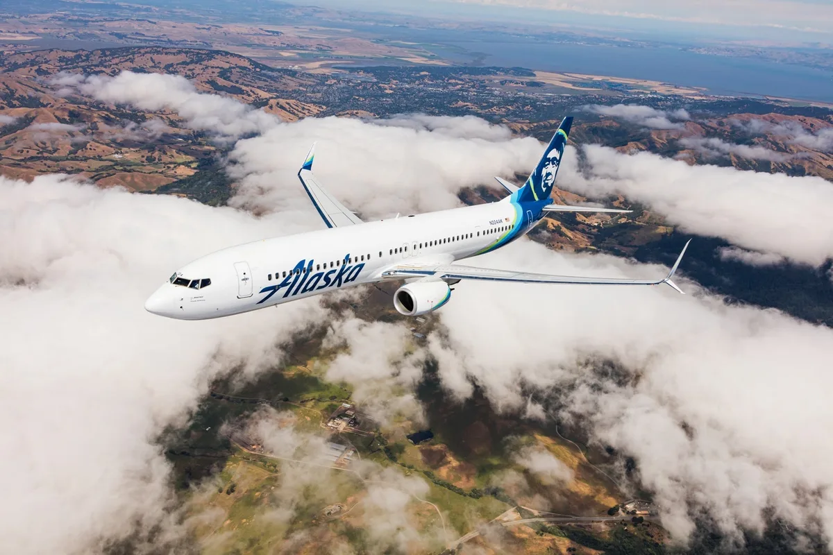 Thẻ tín dụng nào nên chọn khi đặt vé máy bay Alaska Airlines?